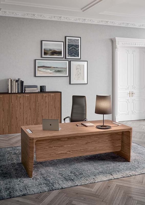 EXECUTIVE   DESKS