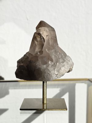 BERGKRISTALL mit Gold Ständer Nr. 2