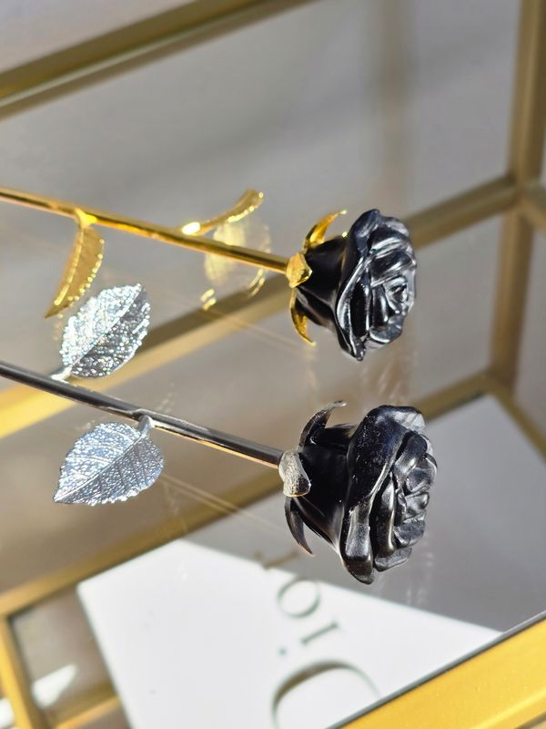 OBSIDIAN Rose
