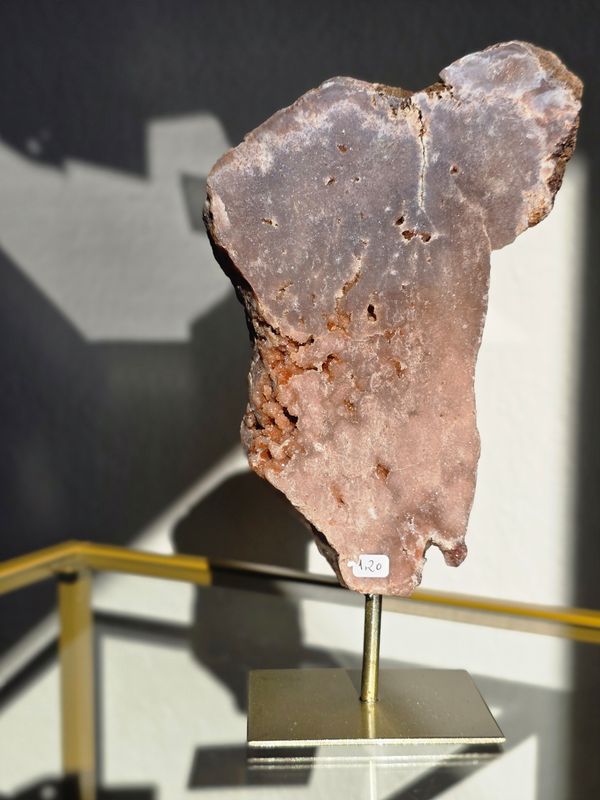 PINK AMETHYST auf Goldständer