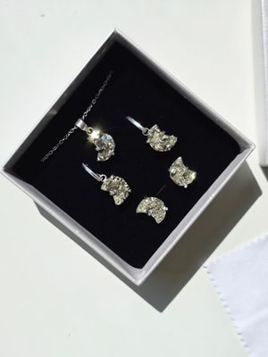 PYRIT Mond Ohrstecker Silber