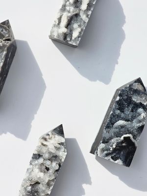 QUARZ CHALCEDON Türme