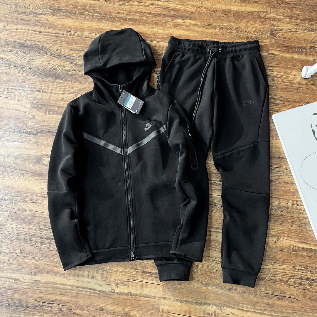 Tuta Nike Sportswear Tech Fleece NERA