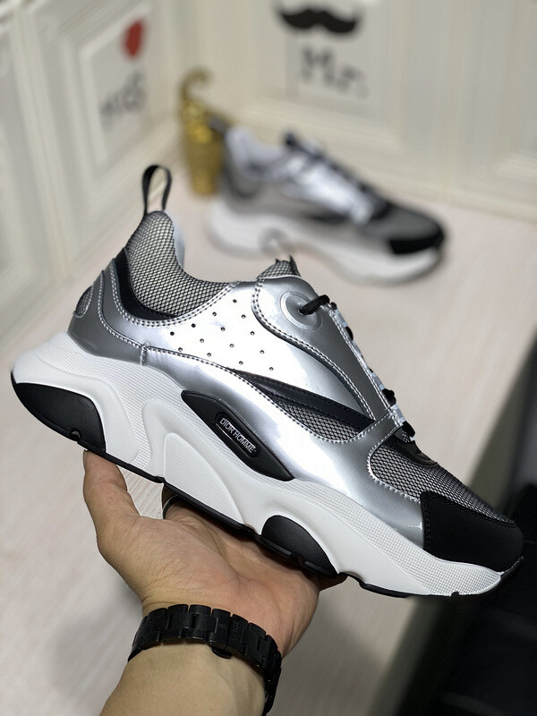 Dior b22