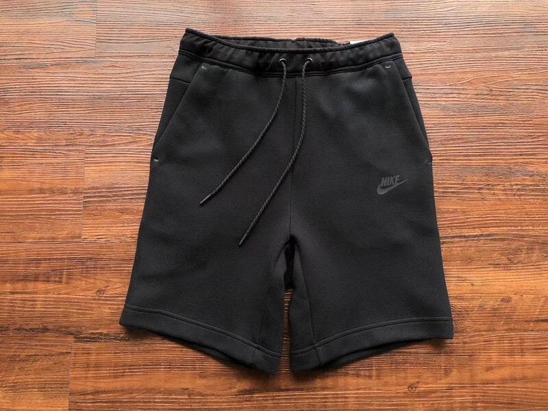 Pantaloncini Nike Tech Fleece