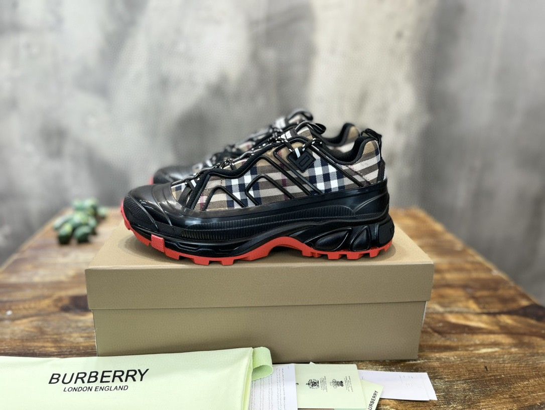Burberry sneakers
