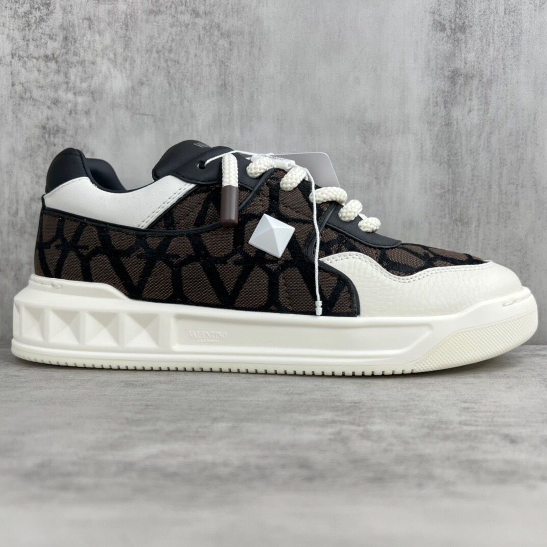 VALENTINO GARAVANI SNEAKERS