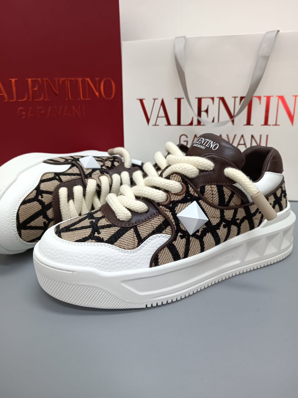 VALENTINO GARAVANI SNEAKERS