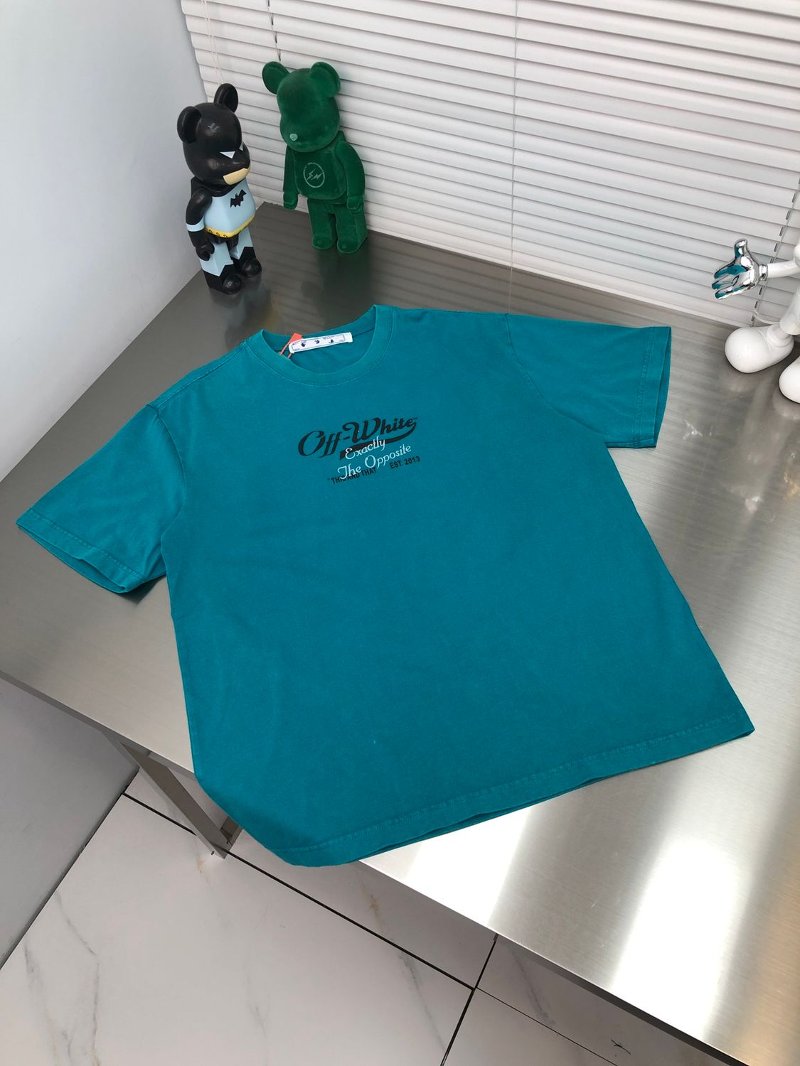 T-Shirt Off-White blu