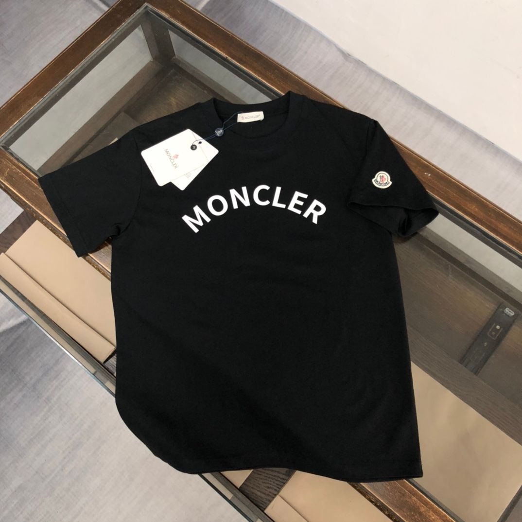 Moncler t-shirt 