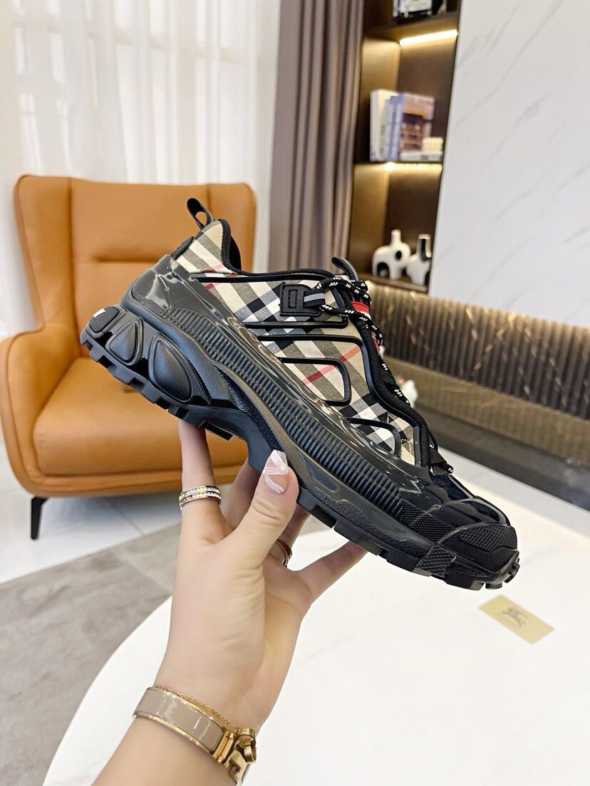 Burberry sneakers
