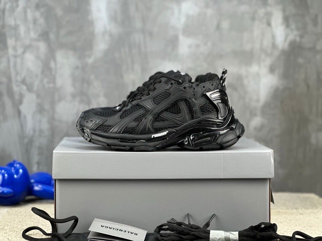 Balenciaga Sneakers Runner