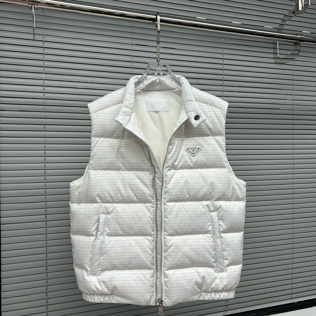 Smanicato Prada