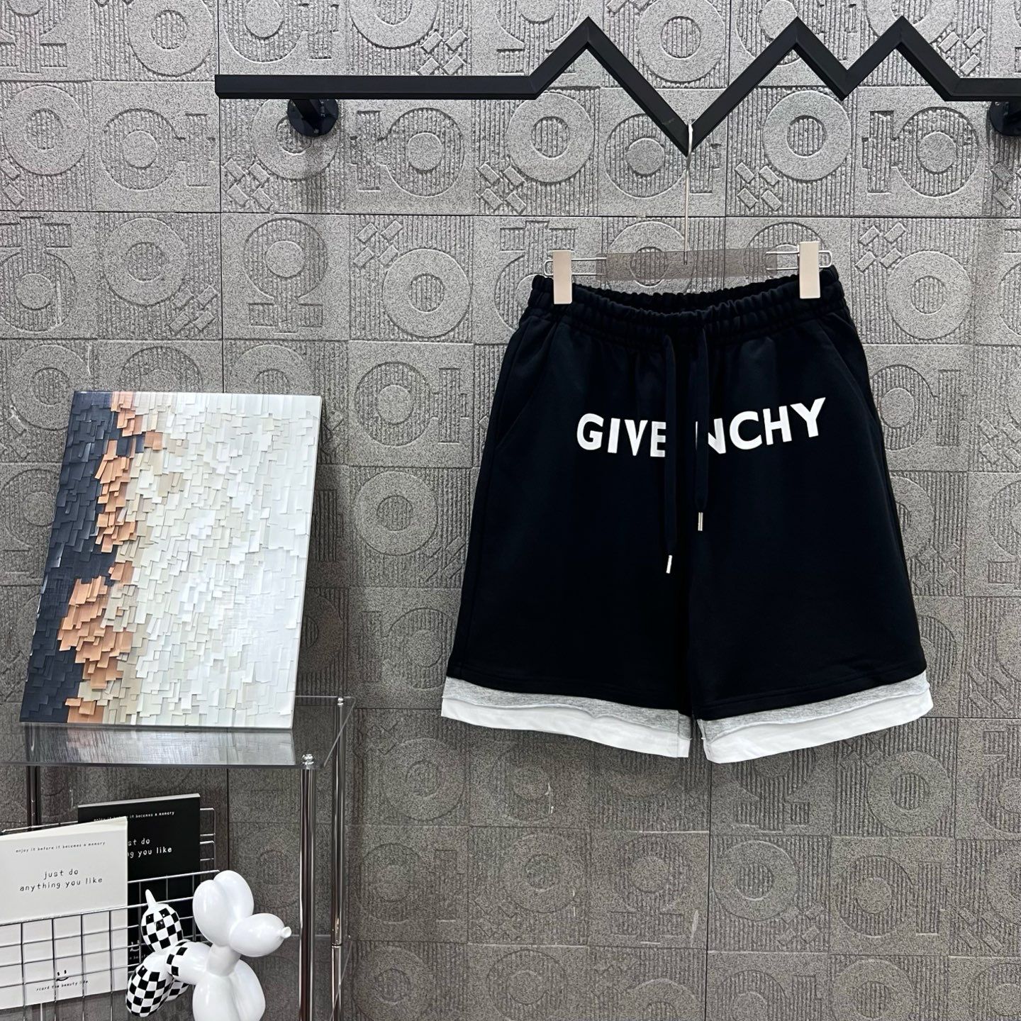 Pantaloncini Givenchy 