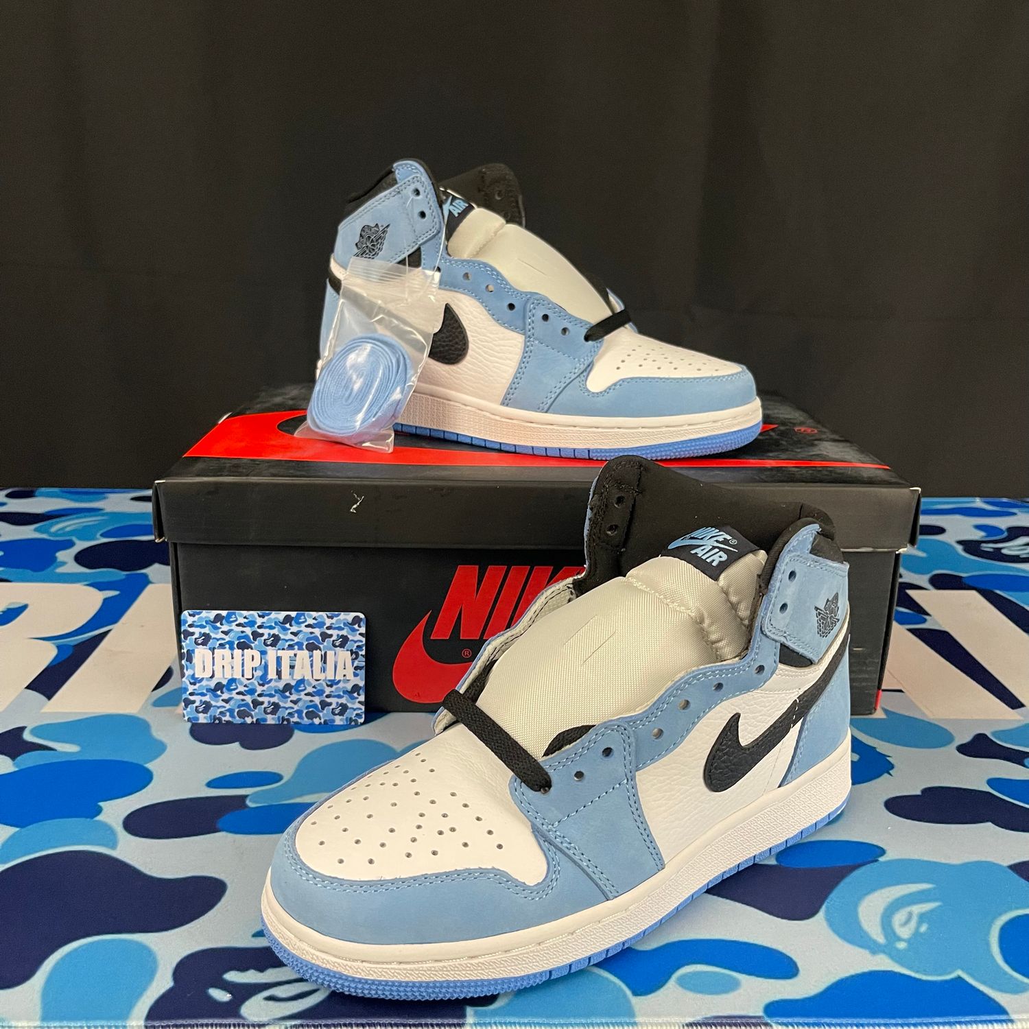 Air Jordan 1 High OG university blue