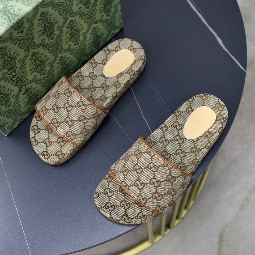 Slippers Gucci