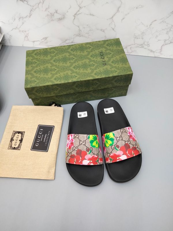 Slippers Gucci