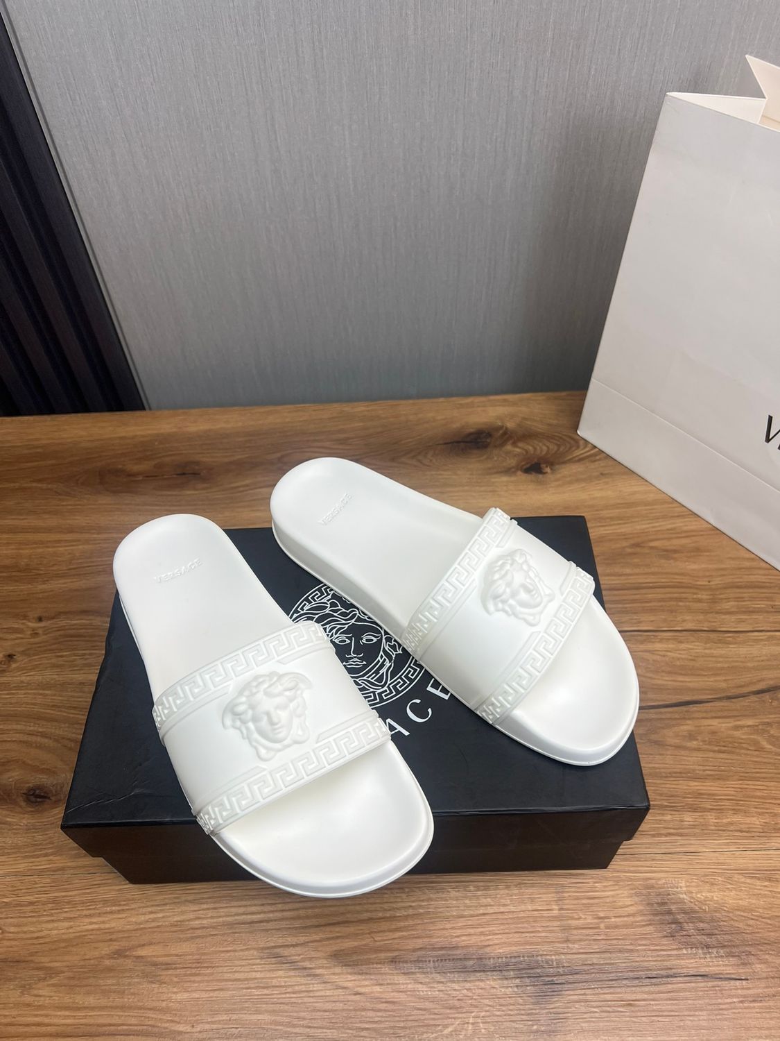 Slippers Versace