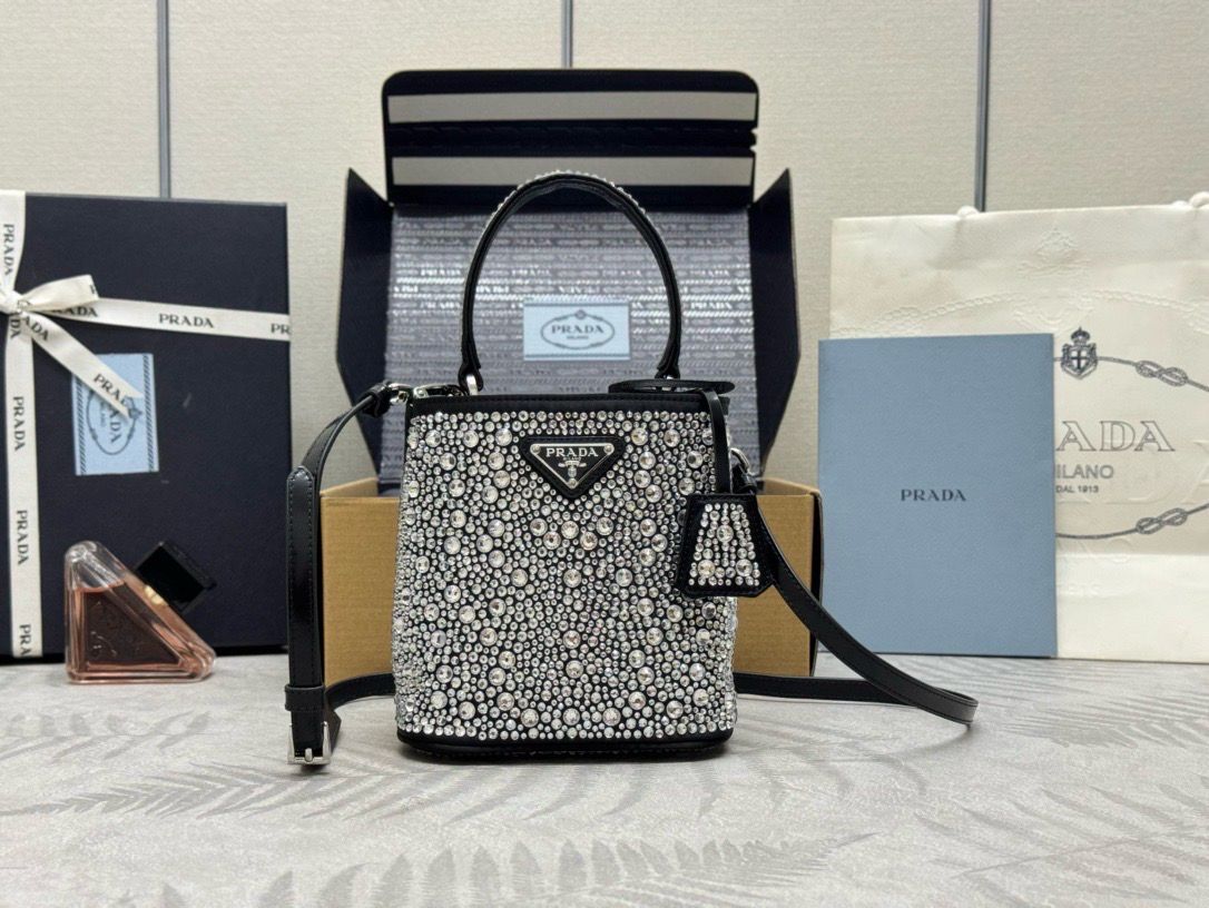 Borsa Prada Panier satin with crystals