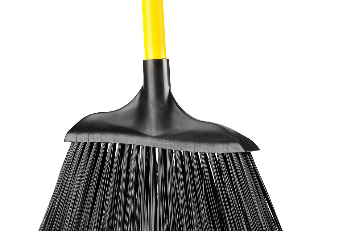 Uline Extra Wide Deluxe Angle Broom