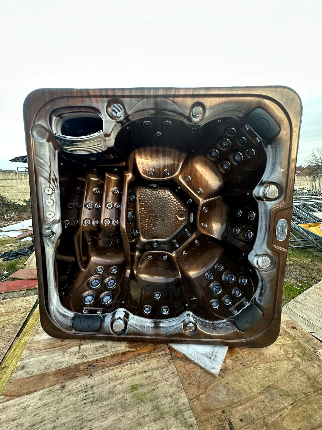 Second Hand Hot Tub 8 (SOLD)