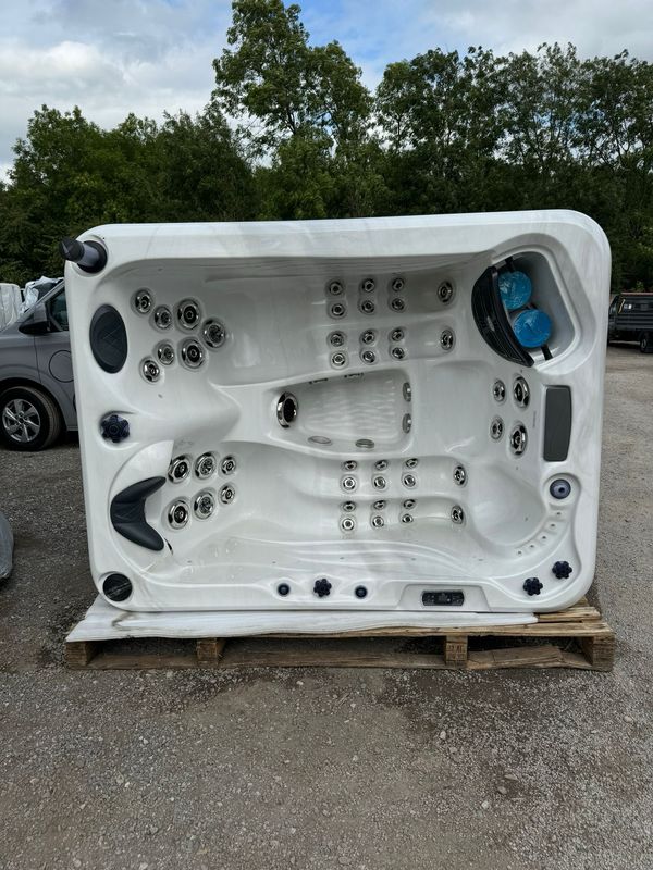 Second Hand Hot Tub 1