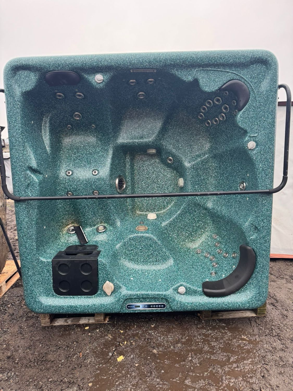 Second Hand Hot Tub 17