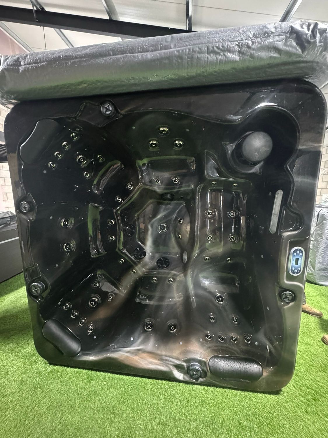 Second Hand Hot Tub 21