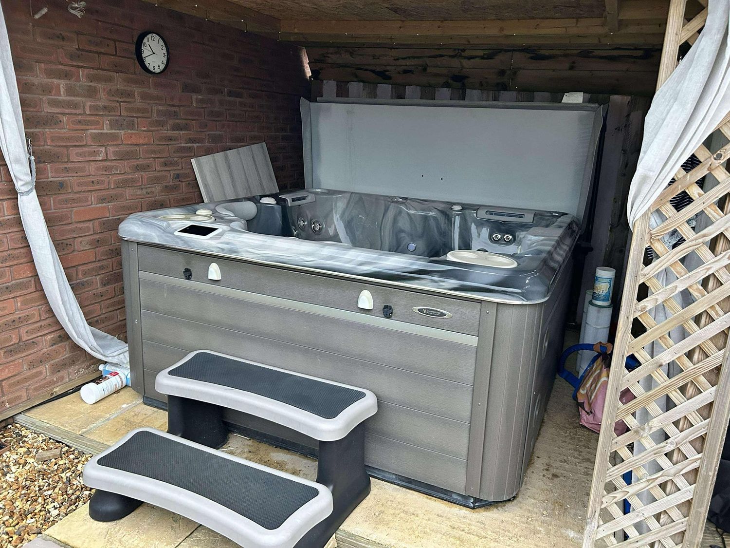 Second Hand Hot Tub 26