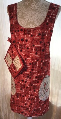 DOGGY THEMED
REVERSIBLE APRON WITH HOT PADS, REDS
