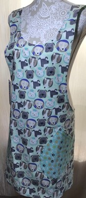 DOGGY THEMED
REVERSIBLE APRON WITH HOT PADS, TURQUOISE