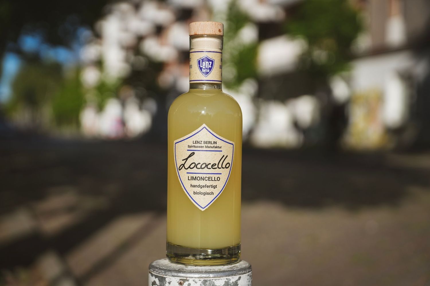 Lococello| Bio Limoncello | 0,5L und 19,9 % vol. Alk. Lococello| Bio Limoncello | 0,5L und 19,9 % vol. Alk.