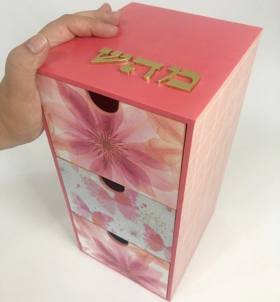 Cajonera triple rosa