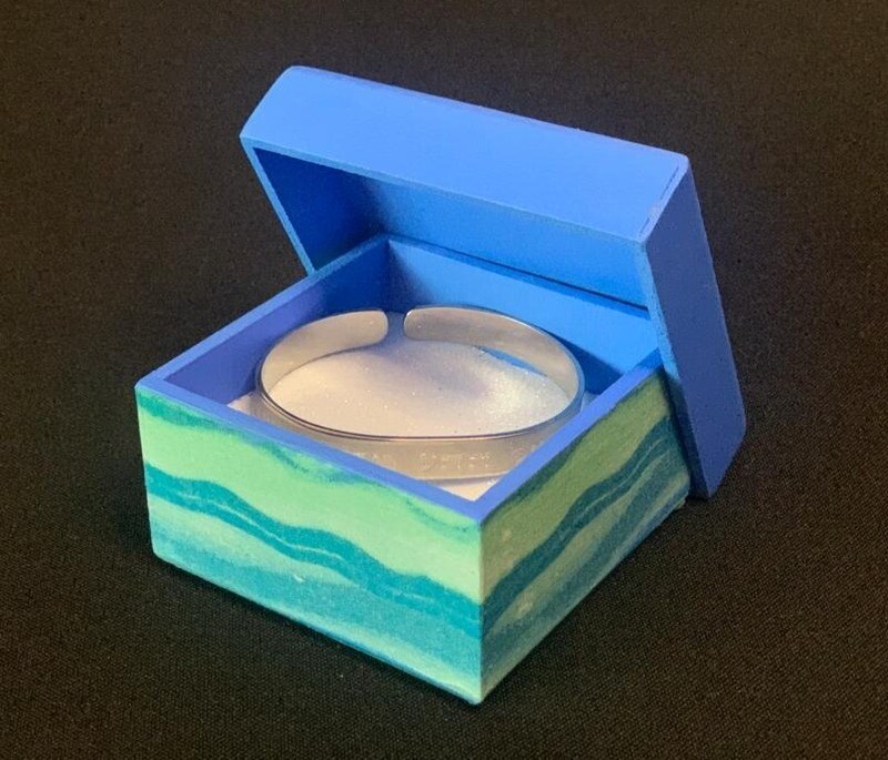 Caja joyero con brazalete