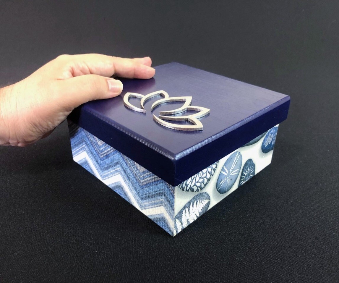 Caja azul marino chica