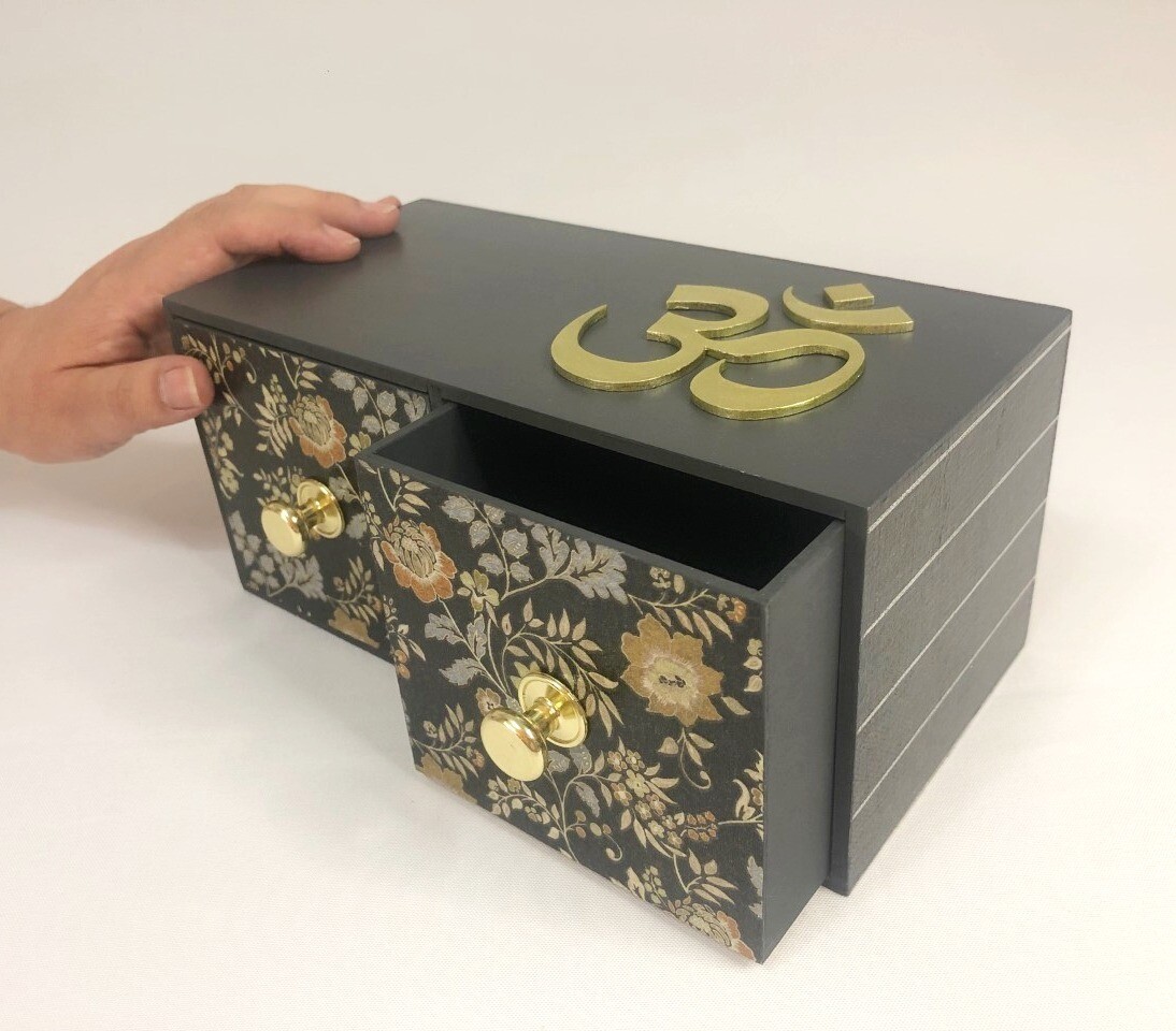 Cajonera doble gris con flores