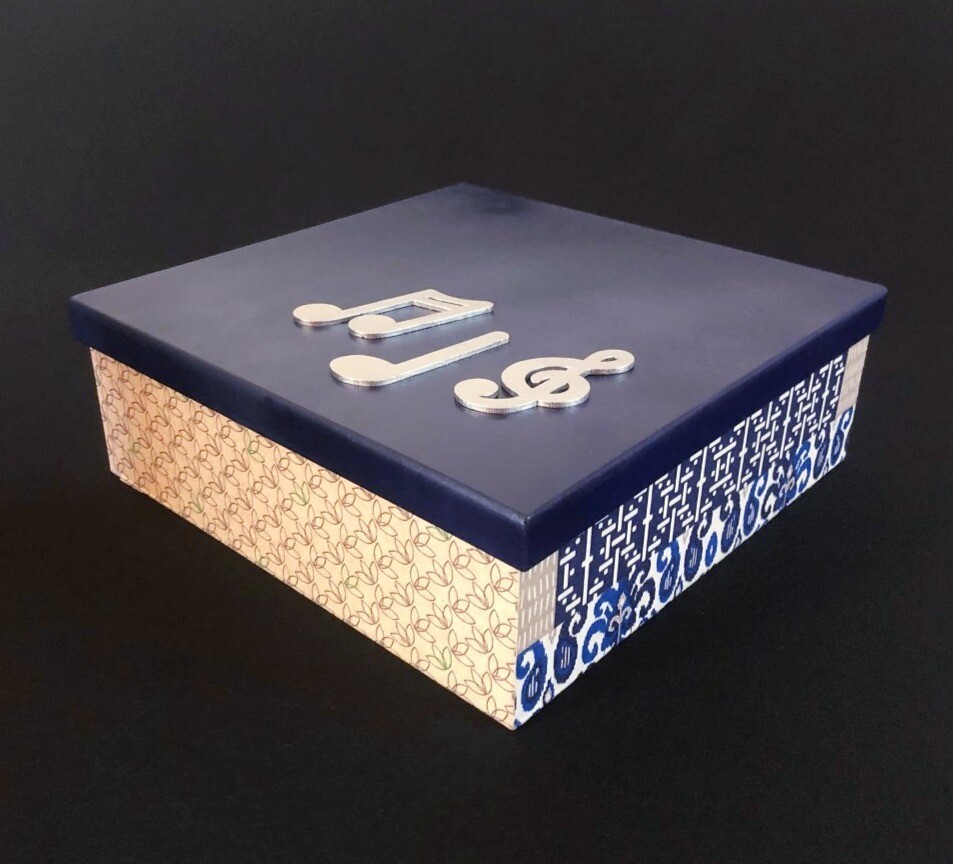 Caja azul marino extra grande