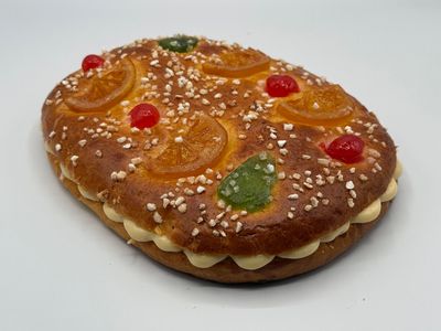 Coca rellena de crema
