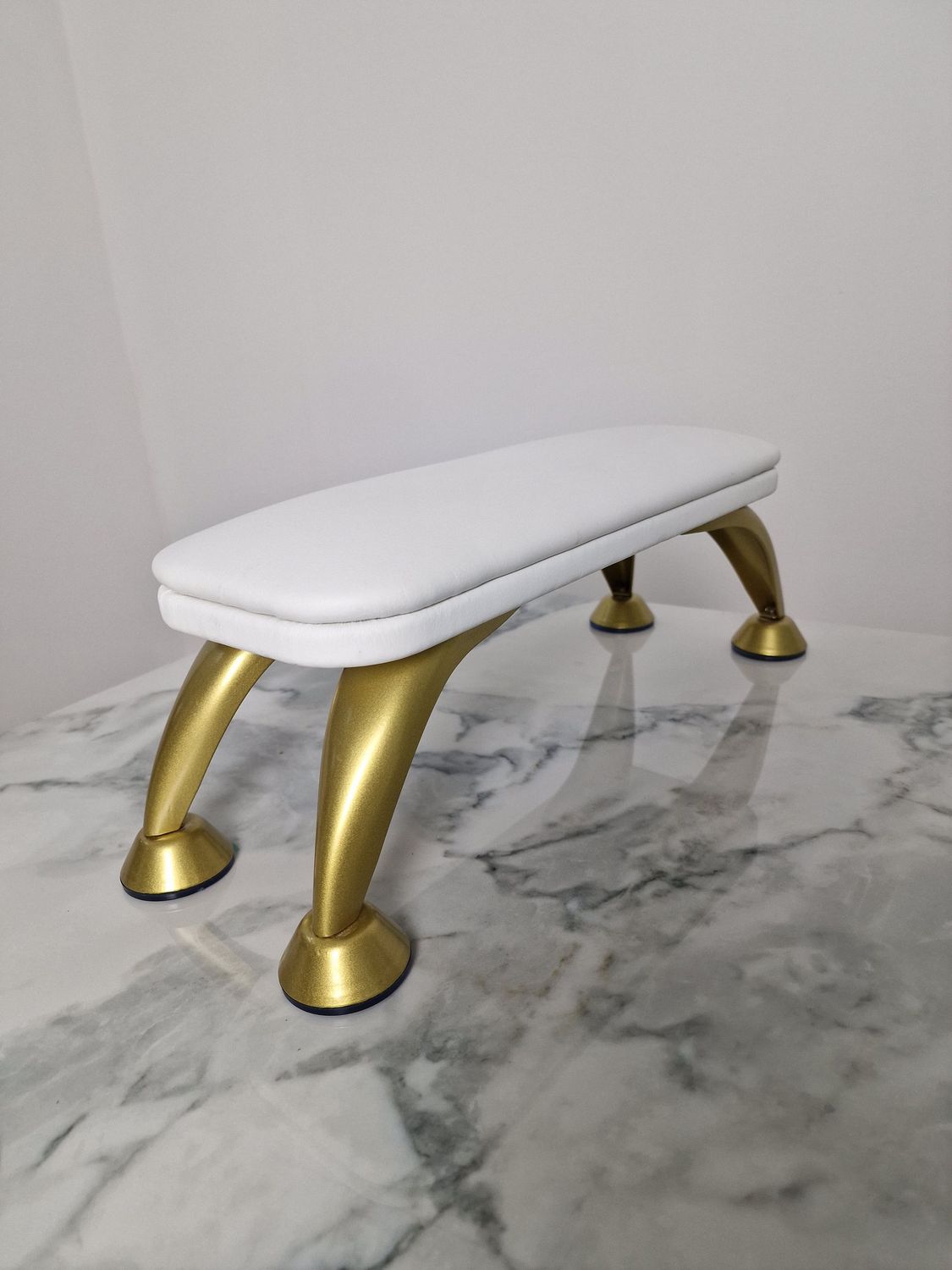 Handauflage (Weiß mit Gold)