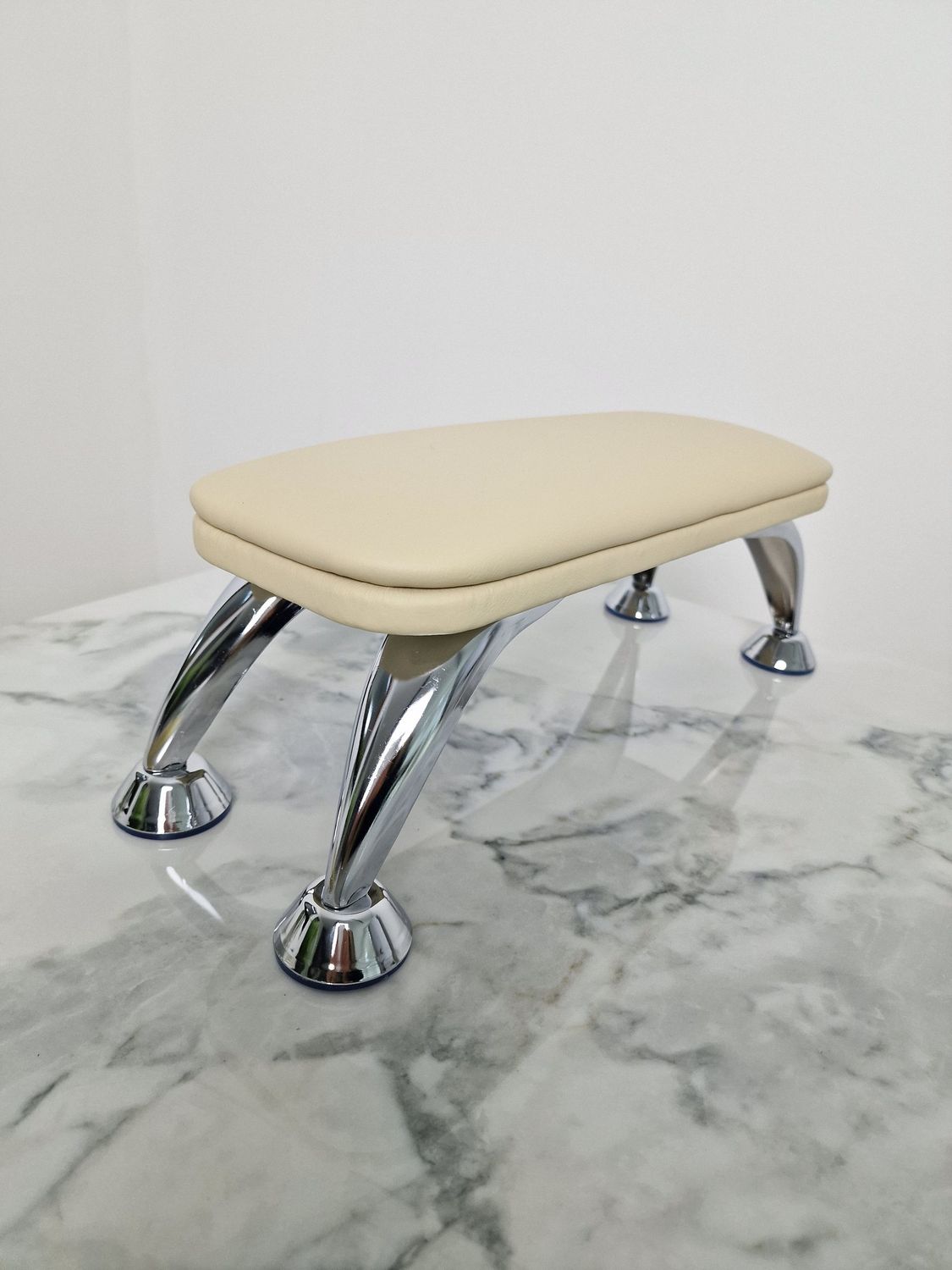 Handauflage (Creme mit Silber)