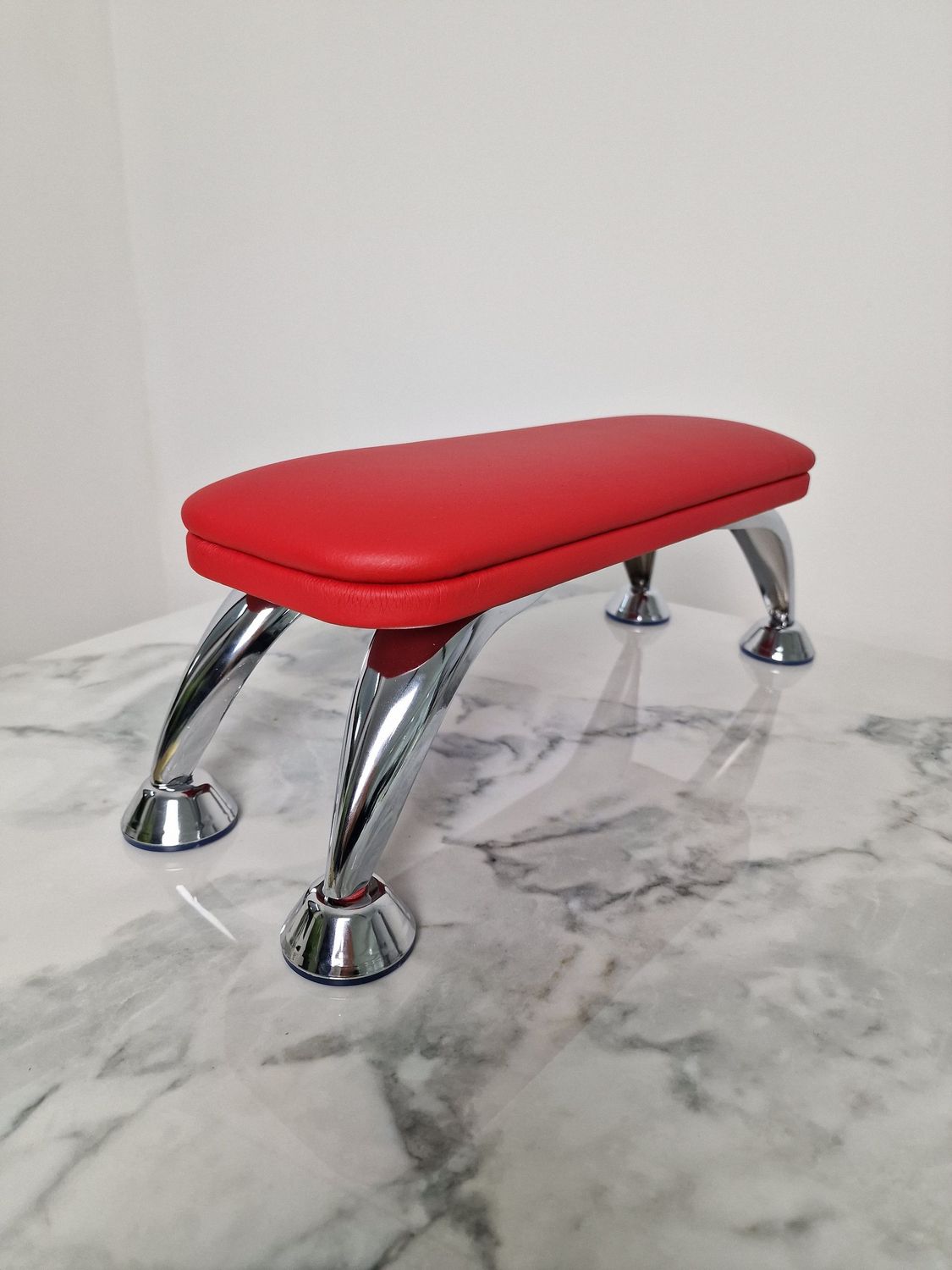 Handauflage (Rot mit Silber)