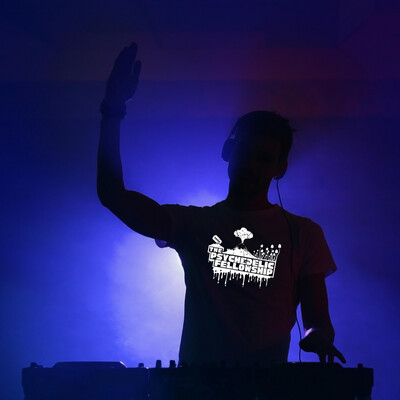 Classic Logo tee