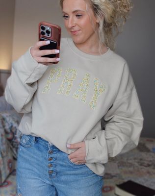 PRAY Floral Appliqué Sweatshirt