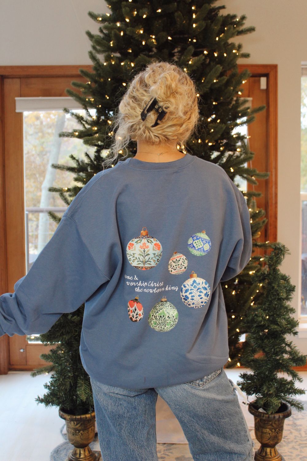 Come and Worship Christ the Newborn King Sweatshirt