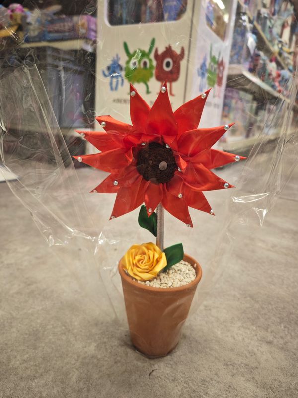 Stiftehalter sonnenblume in der Farbe orange Stiftehalter sonnenblume in der Farbe orange