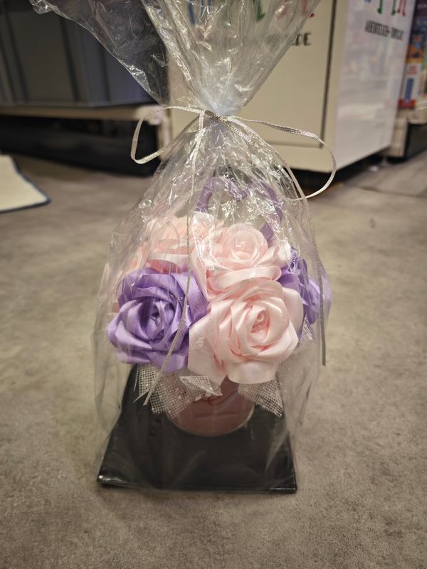 Mini Blumenstrauß im Topf lila rosa Mini Blumenstrauß im Topf lila rosa