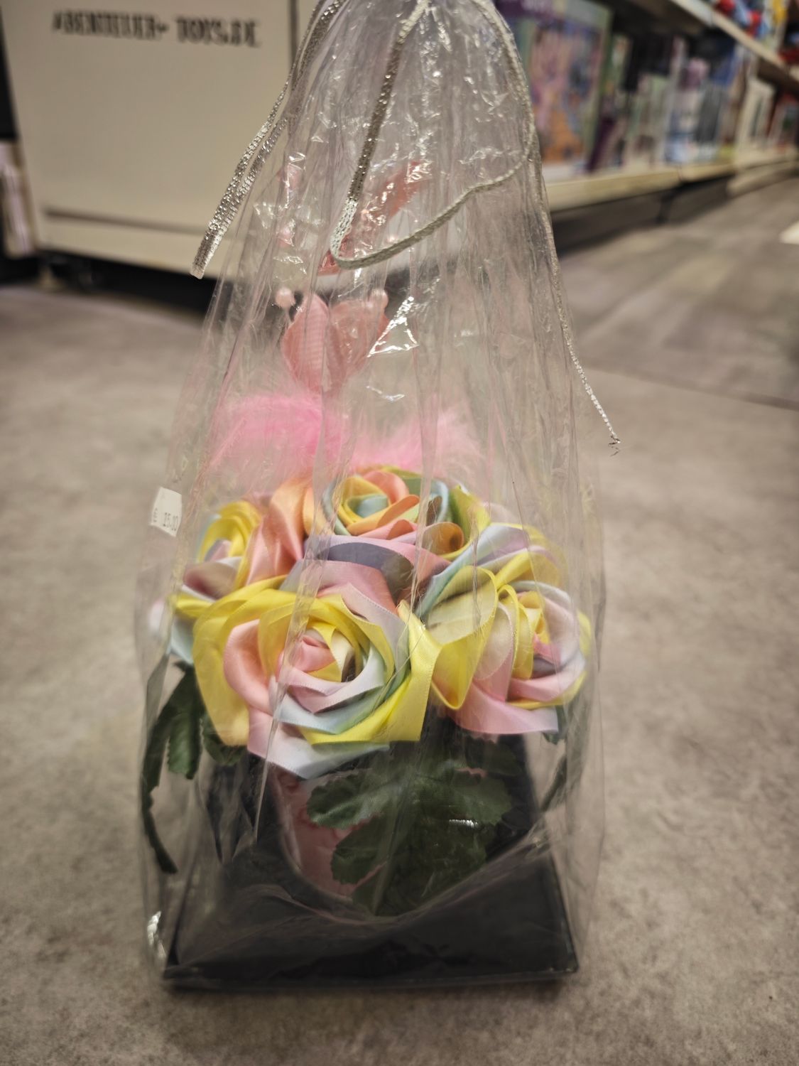 Mini Blumenstrauß mit regenbogen pastellfarben