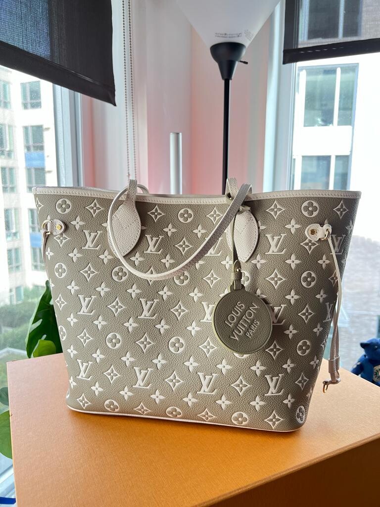 Neverfull MM Tote Bag