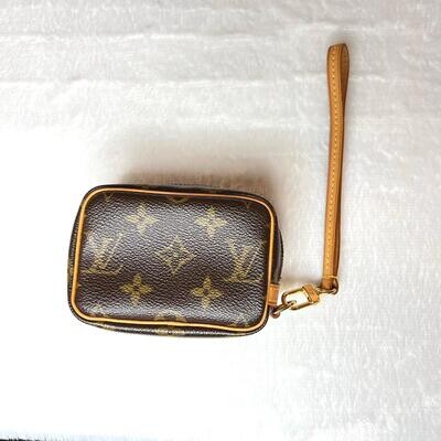 Wapity Case Monogram