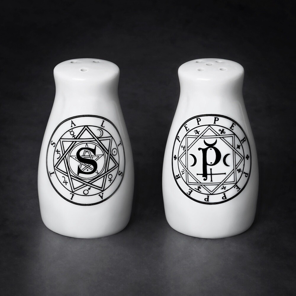 Magic Circles - S&#39; &amp; &#39;P&#39; Salt and Pepper Shaker Set